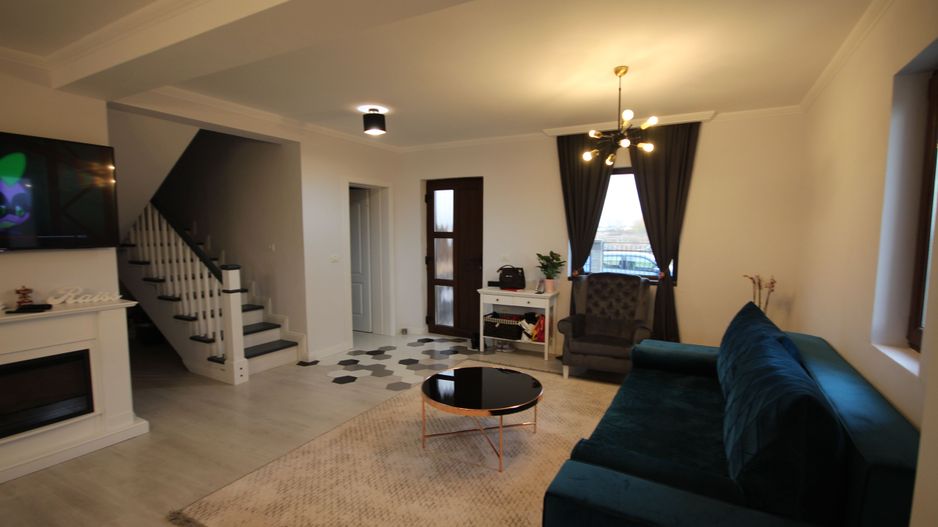 Modern si primitor - Poză 4