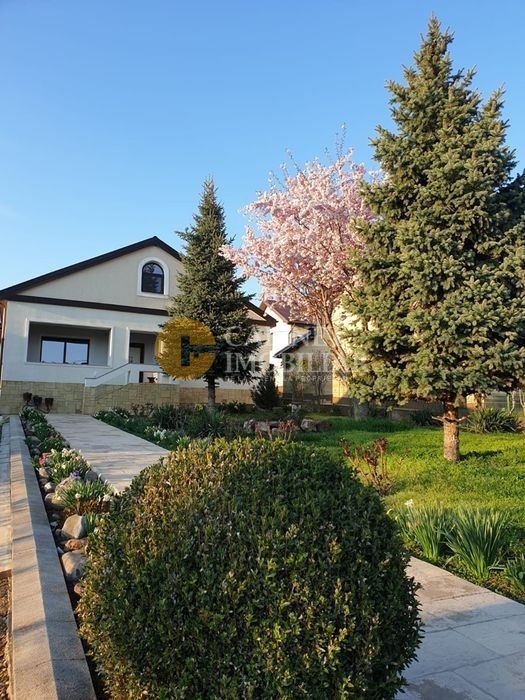 Proprietate deosebită în Aroneanu – 2 case pe teren generos de 1209 mp - Poză 9