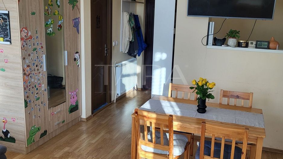 Apartament cu 2 camere, mobilat și utilat la etajul intai. - Poză 4