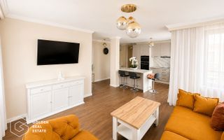 Apartament premium, zona Subcetate, 3 camere, 2 bai, loc parcare, sala, piscina - Poză 3