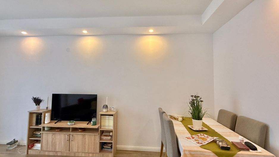 COSMOPOLIS - Apartament cu 2 camere si parcare, mobilat si utilat. - Poză 3