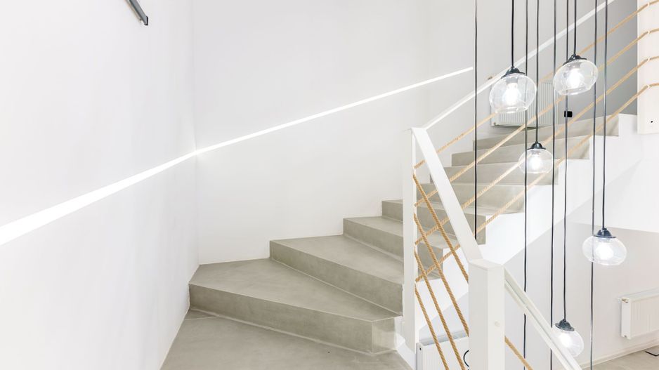 Clădire modernă P+1+M în centrul orașului - Poză 5