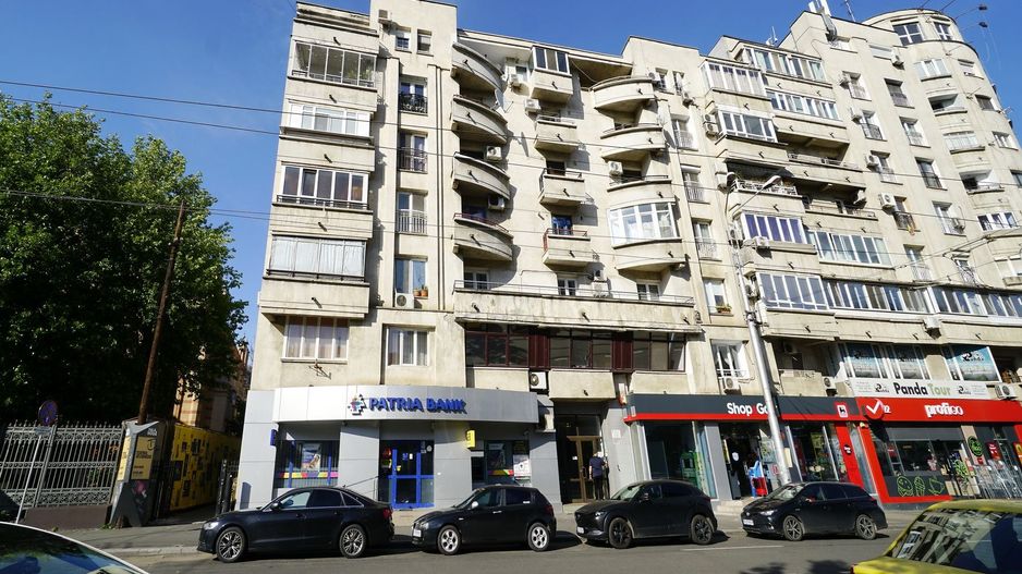 Spatiul comercial 100 mpu str.Sf Vineri colt cu B-dul Corneliu Coposu - Poză 9
