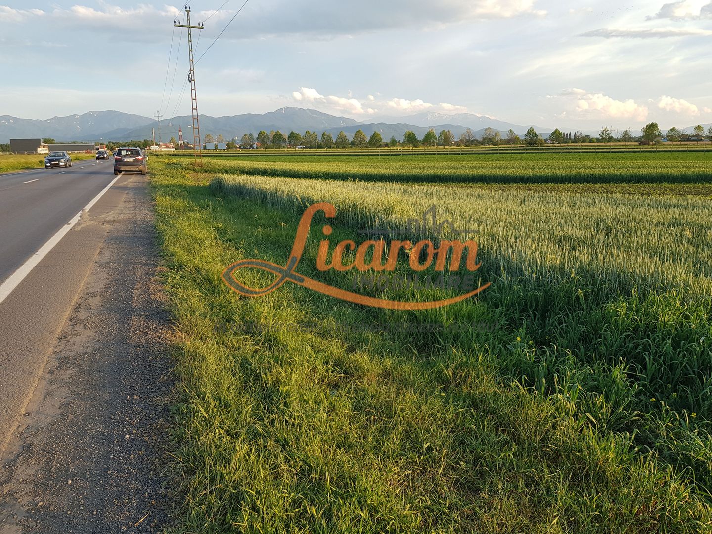 Teren intravilan Stupini front la Calea Feldioarei, DN 13 - Poză 1