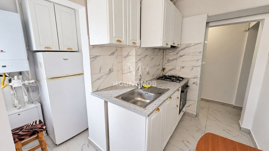Garsoniera 28 mp, zona piața Tractorul, disponibilitate imediata - Poză 2