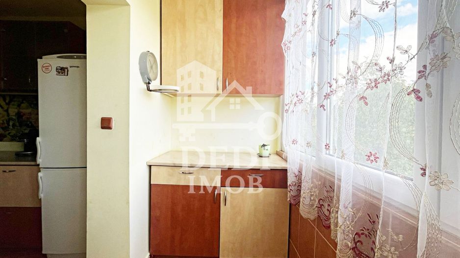Apartament cu 3 camere de inchiriat, zona Rogerius, Oradea - Poză 9