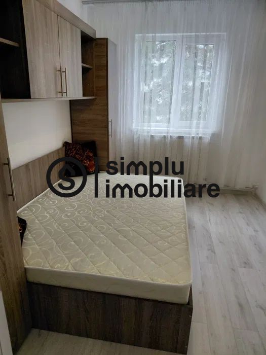 3 camere semidecomandate, etaj 1, centrala termica - 400 Euro - Poză 1