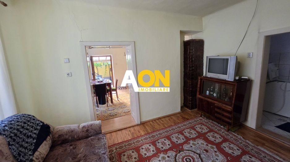 Casa cu 4 camere, 2024 mp teren, la asfalt, cu utilitati, Vintu de Jos - Poză 12