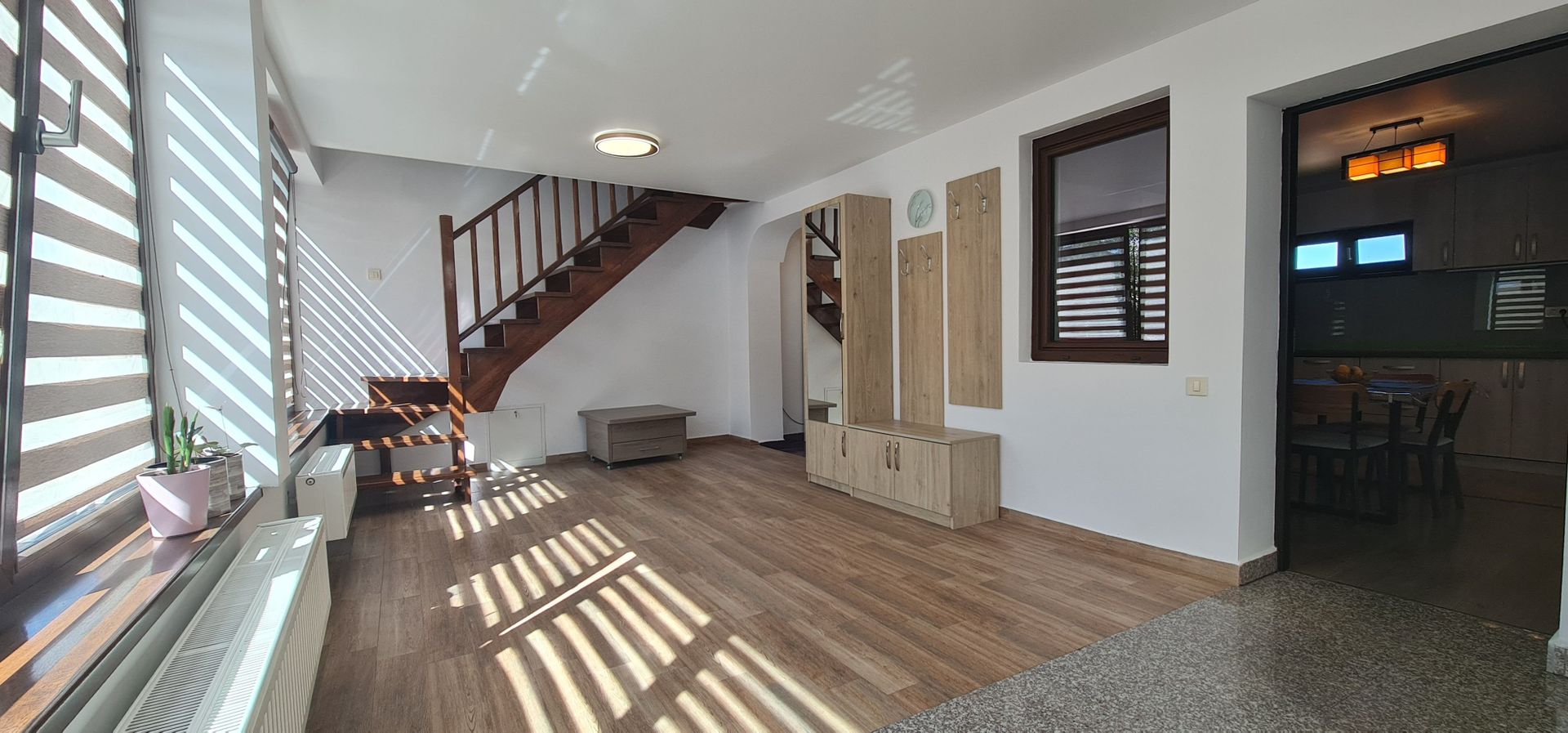 Casa individuala 3 camere mobilata utilata Tarlungeni - Poză 9