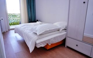 Apartament 3 camere, 2 băi, 2 balcoane, loc de parcare. - Poză 9