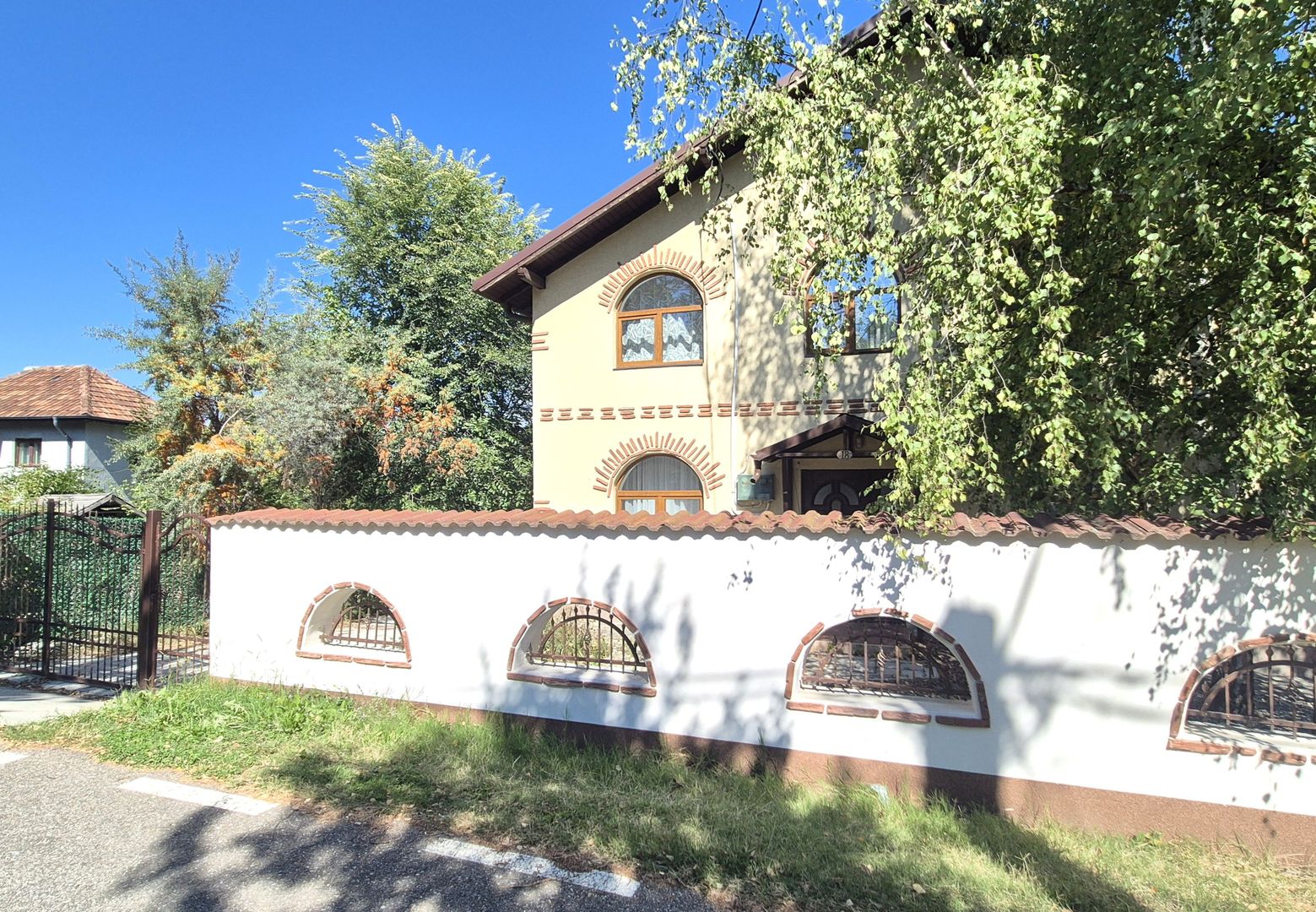 COMISION 0% - Casa cu view specataculos, D+P+M 236mp teren 436mp Campulung Arges - Poză 2