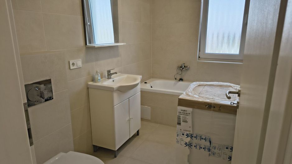 Apartament 3 camere, bloc nou, mobilat și utilat, parcare subterană - Poză 17