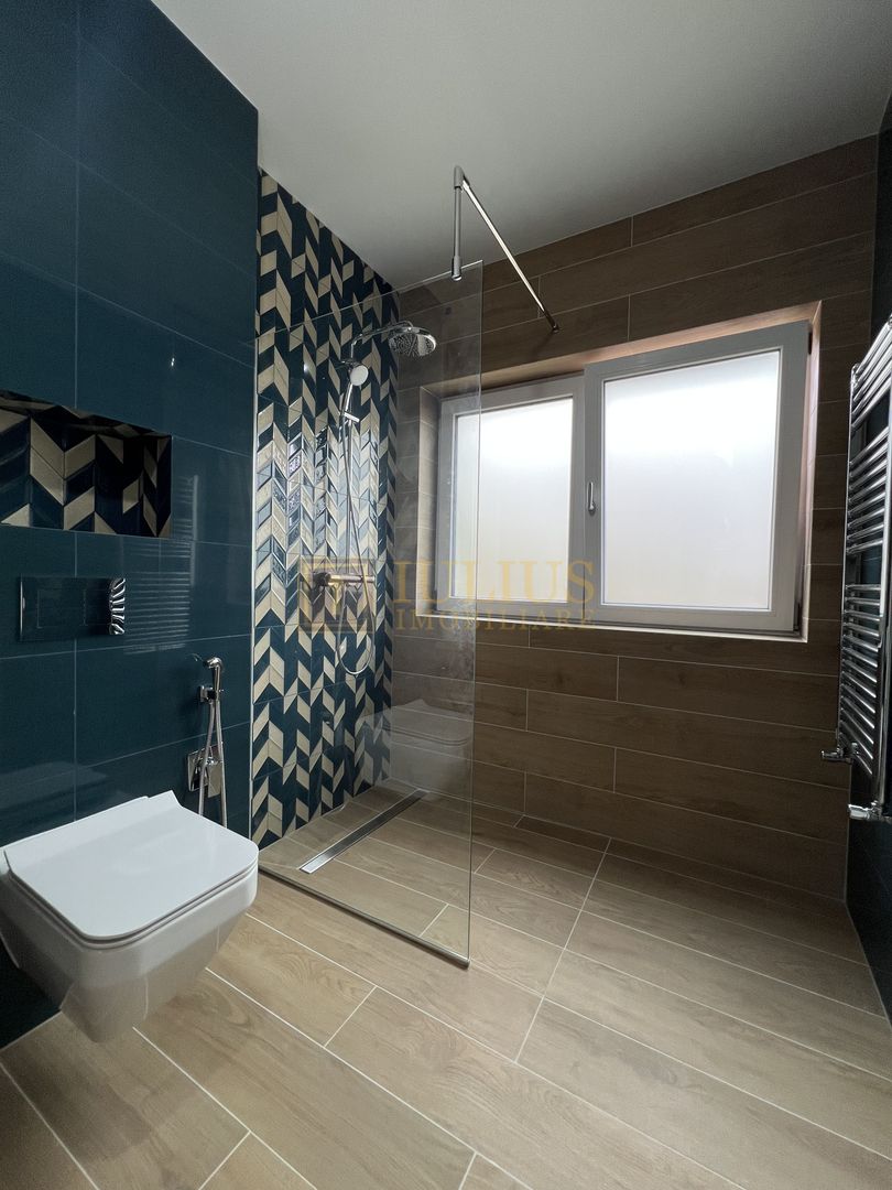 Casa zona Lunei, 5 camere + 3 bai, centrala proprie, rezidential sau birouri ! - Poză 31