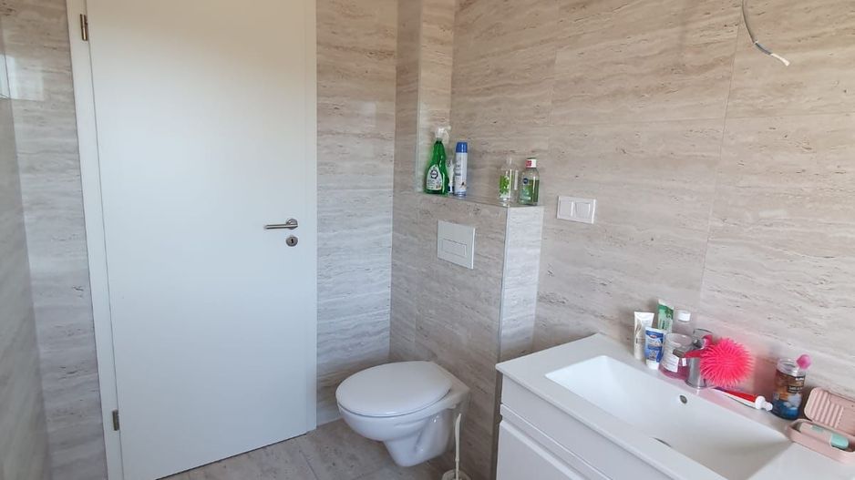 Locuință modernă, 2 camere decomandate, bloc tip vilă, Sânpetru - Poză 12