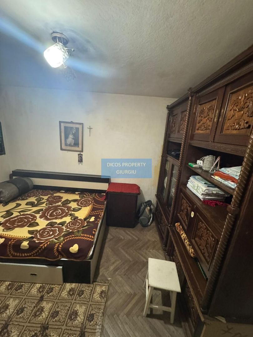 Apartament central 2 camere, parter, garaj inclus - Poză 2