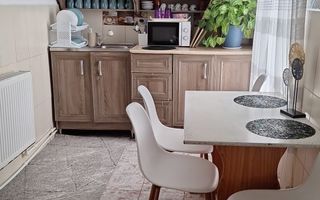 Doua case 240 mp teren 1328 mp livada Cristesti Pascani Iasi - Poză 3