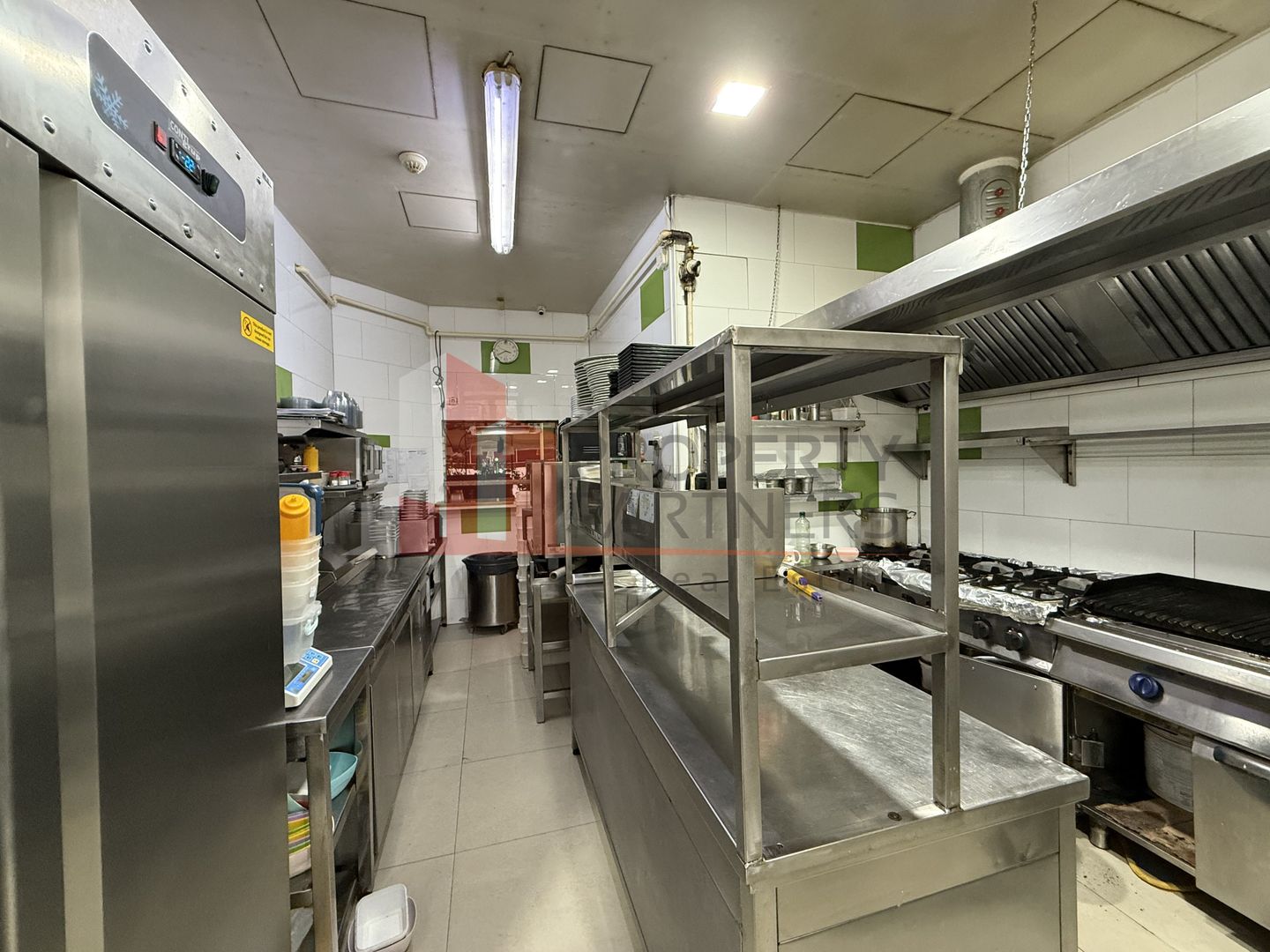 Restaurant complet mobilat si utilat, la cheie - Poză 6