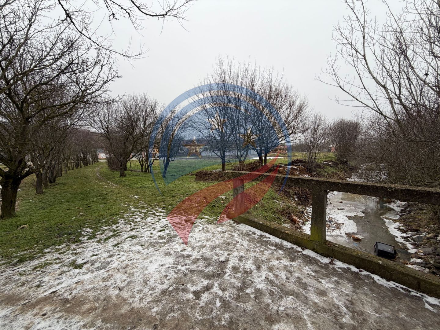 CASA CU TEREN 2500 MP LA 23 KM DE CRAIOVA CU TEAVA DE GAZE - Poză 10