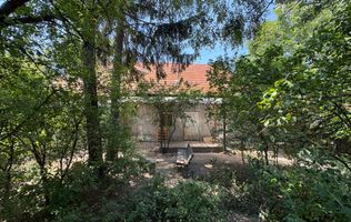 Teren și casă de vânzare în Miercurea Ciuc (central, strada Leliceni)