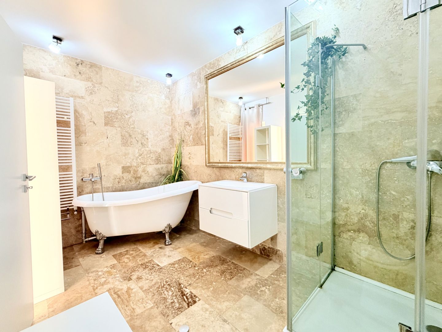 Apartament elegant -curte proprie - garaj - Poză 18