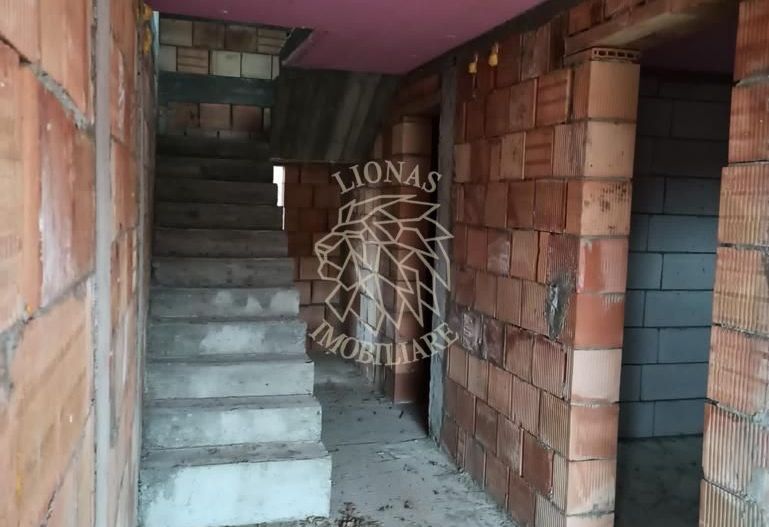 Casa la rosu 212 mp-terasa 25 mp-balcon 11 mp-teren 1034 mp-Teaca - Poză 7