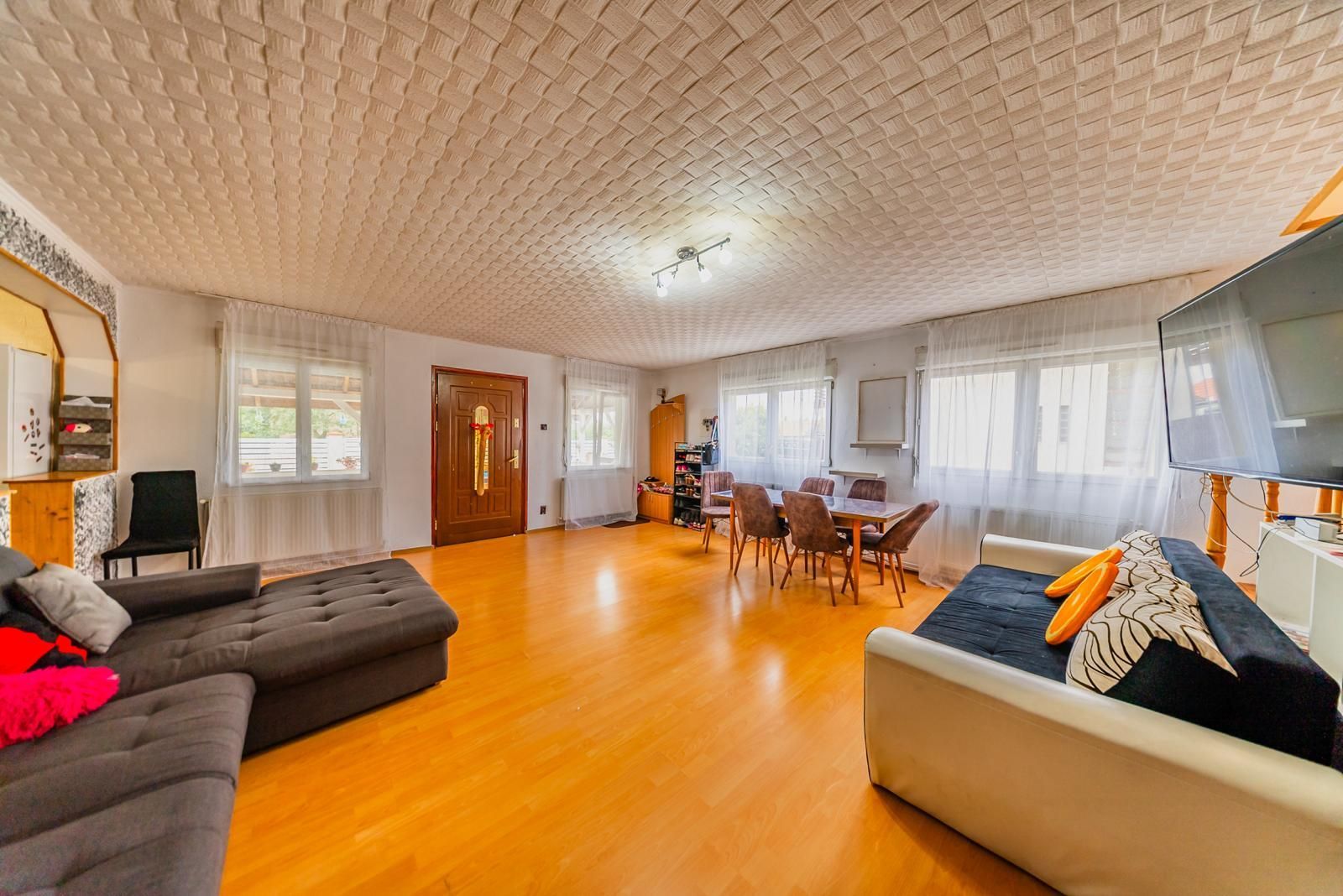 Casa individuala de vanzare in Iratosu 0% COMISION CUMPARATOR - Poză 4