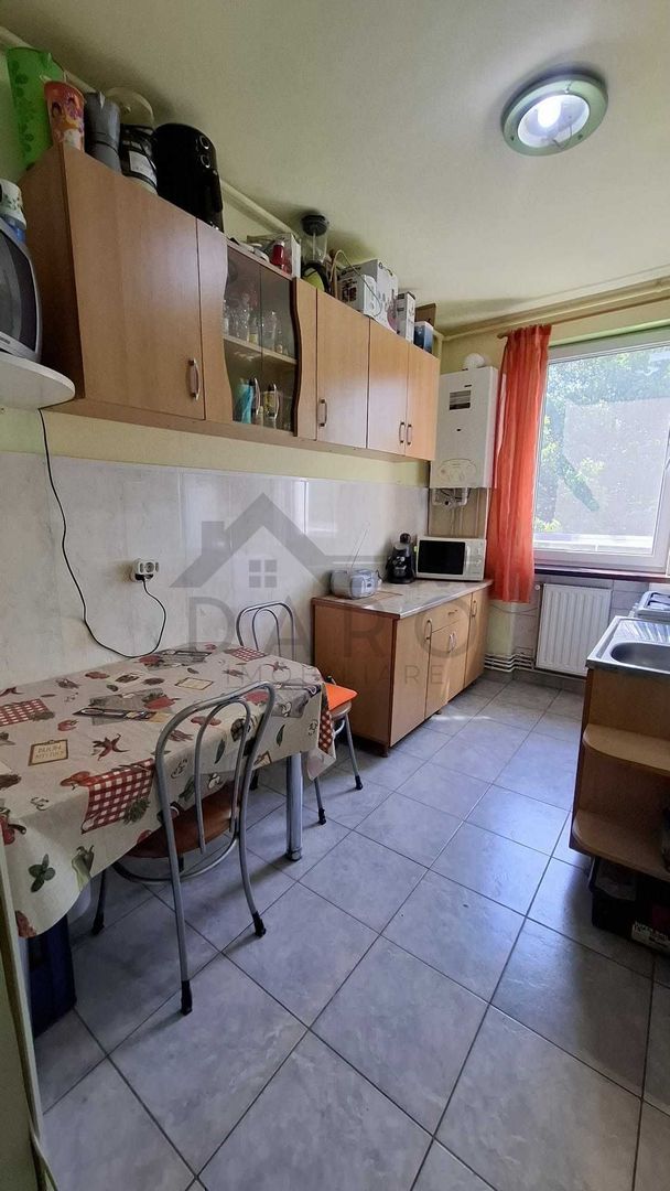 De vanzare Apartament cu 3 camere - Poză 3