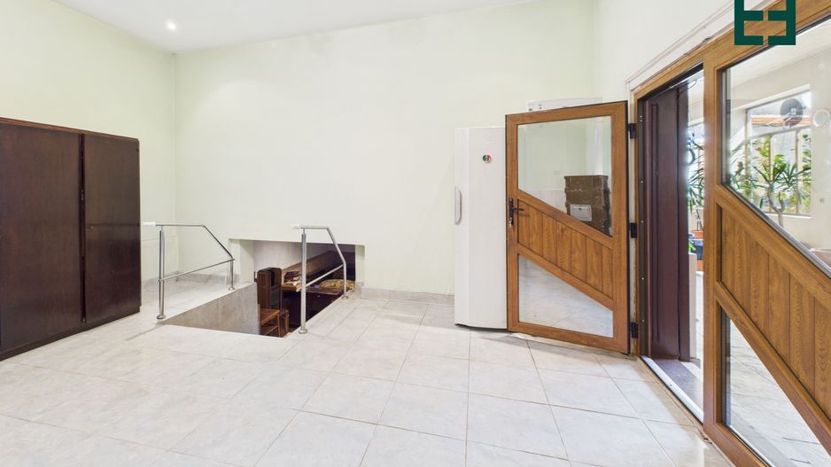 Casă cu 10 camere și 1437 mp teren în Ineu - Arad - Poză 31