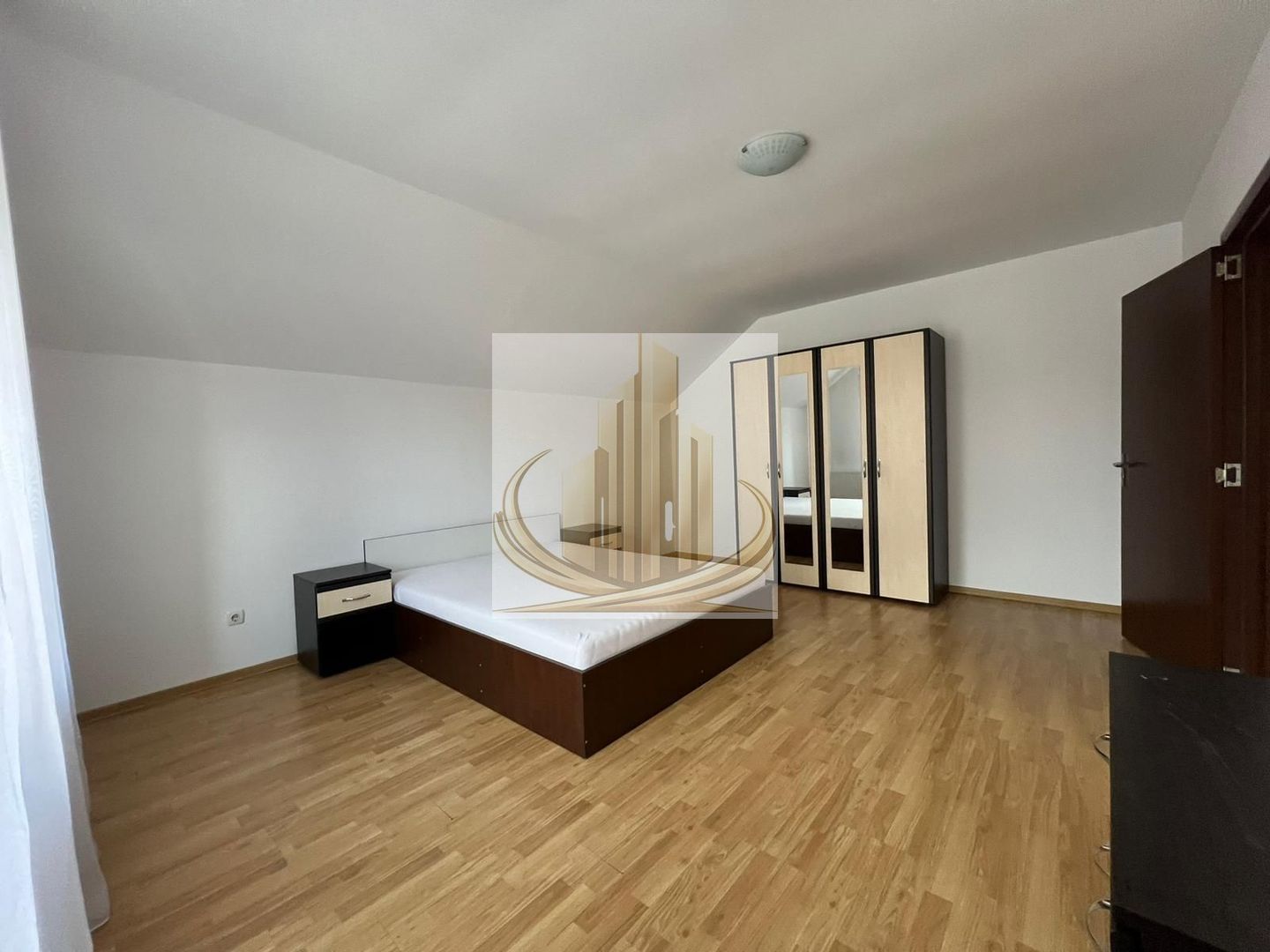 Casă individuală, 115 mp – Dumbrăvița, zonă liniștită, aproape de lac - Poză 4