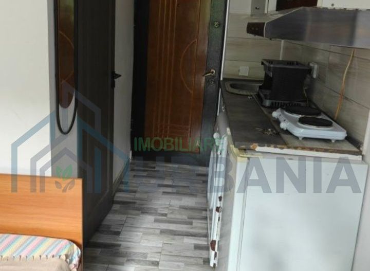Vand camera camin 12 mp, Bularga, cu wc si dus, renovat complet, mobilat si utilat - Poză 1