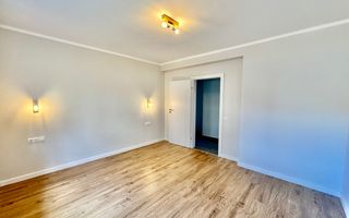 Apartament 3 camere, terasa 10.7 mp-A.C , jaluzele electrice - Poză 2