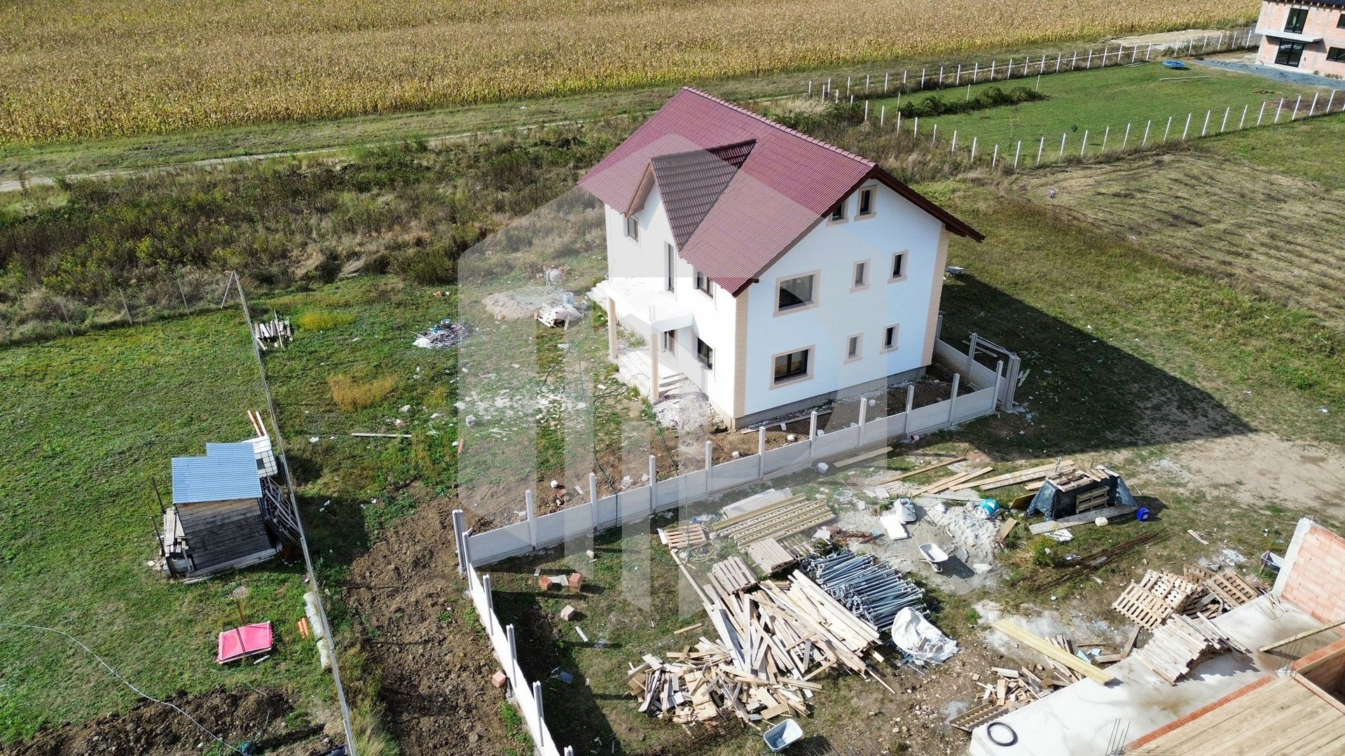 Casa individuala | Cristian | 5 camere | 160mpu | 610 Teren Liber - Poză 3