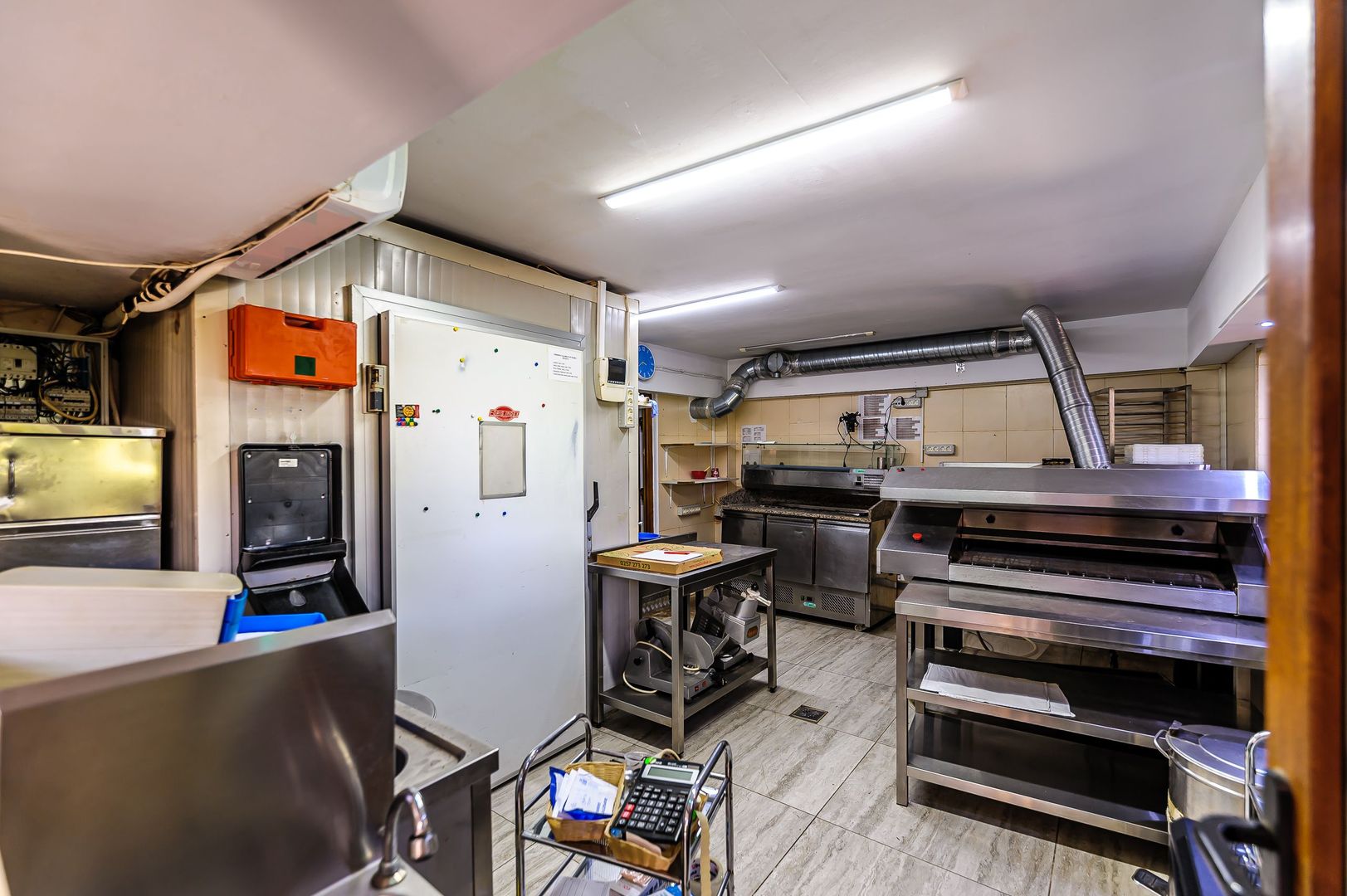 Spațiu comercial situat pe Ștrandul Neptun - Poză 4