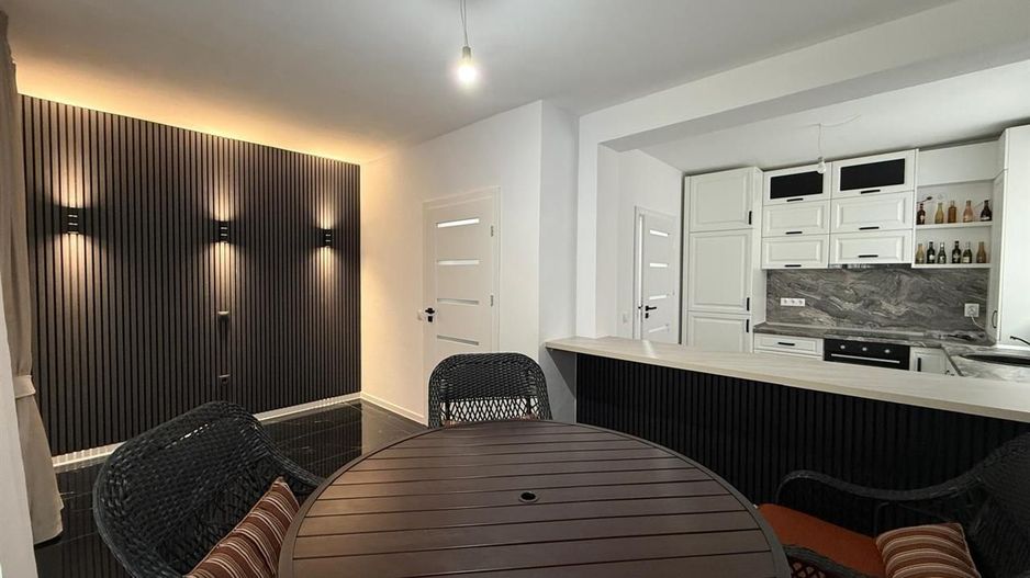 Apartament de vânzare 2 camere decomandate, mobilat și utilat - Poză 2