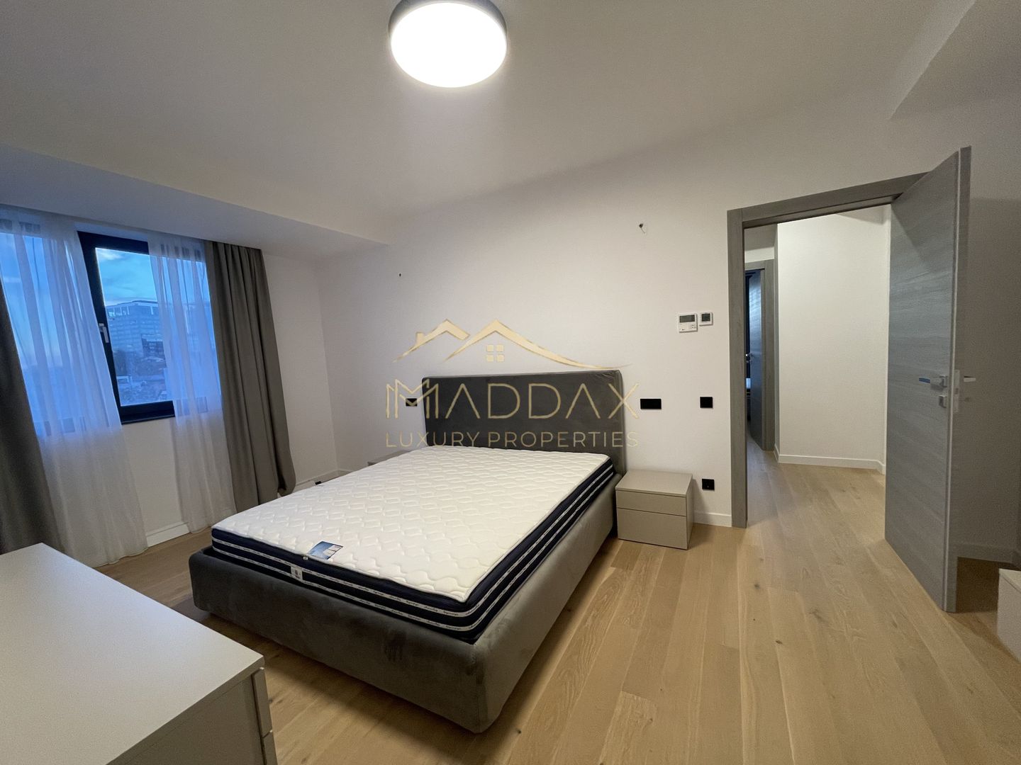 **APARTAMENT ELEGANT** FLOREASCA **CU VEDERE SPECTACULOASA CATRE LAC - Poză 26