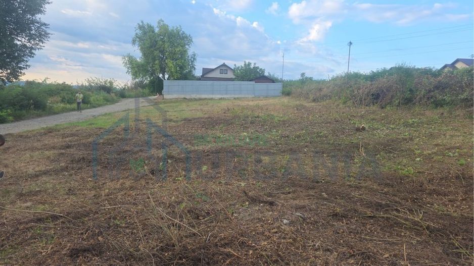 Teren de vânzare în Horpaz, comuna Miroslava – 813 mp + cotă indiviză 187 mp, front stradal 45 mp - Poză 1