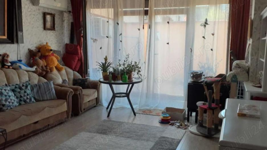 Ap 3 camere,curte, terasă vilă Dămăroaia - Poză 2