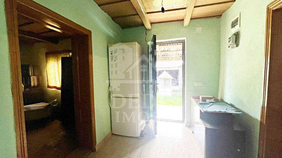 Casa de vanzare si teren de 3000mp in satul Calea Mare, Bihor - Poză 3