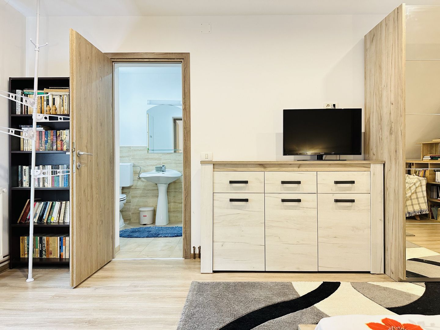 Apartament spatios cu 2 camere, in Vila apartamentata - Take Ionescu - Poză 18