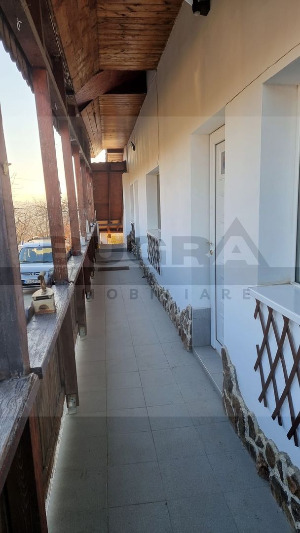 Casă spațioasă cu teren generos de 1000 mp in Dambul Rotund - Poză 11