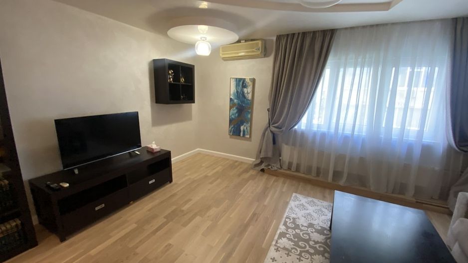 De Închiriat Apartament 3 Camere Decebal, Renovat, Aproape, de Metrou - Poză 11