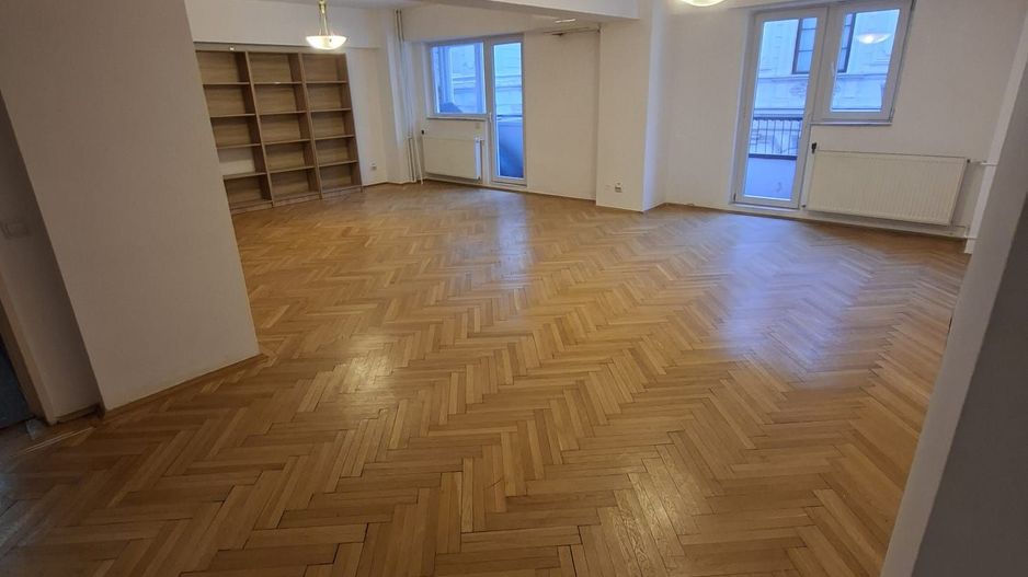 Apartament de inchiriat 3 camere Ultracentral Metrou Universitate L349 - Poză 1