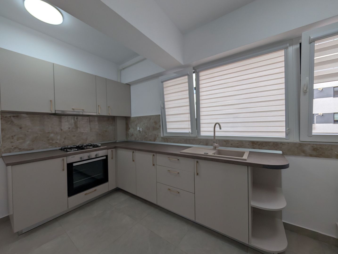 Apartament nou, 2 camere, mobilat/utilat premium + parcare subterană - Poză 15