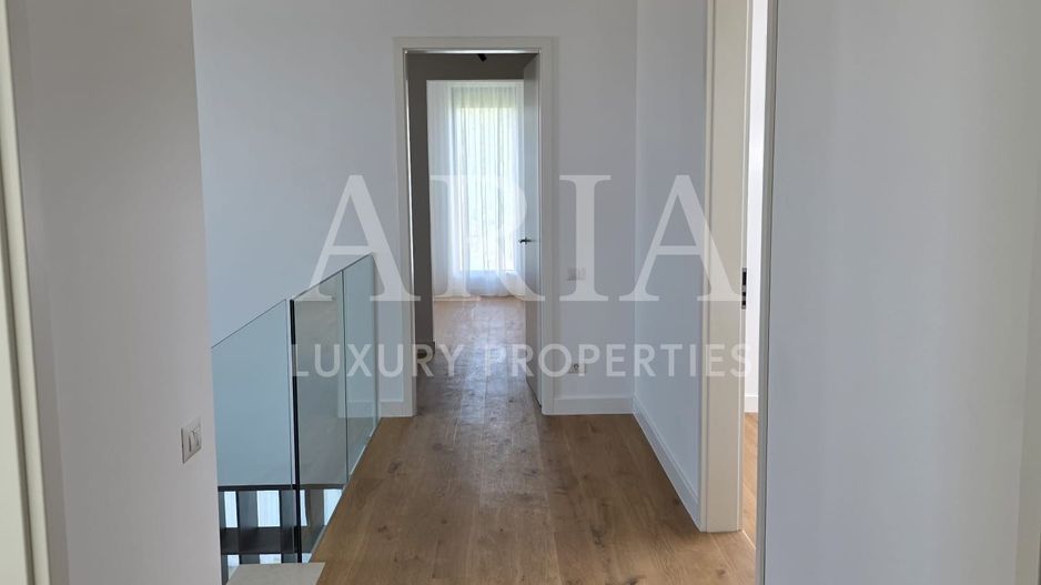 Dumbrava Vlasiei – Armonie între design, lumină și natură - Poză 14