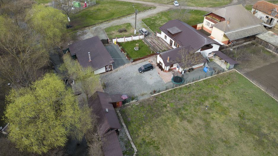 Proprietate imobiliară cu potențial extraordinar! - Poză 76