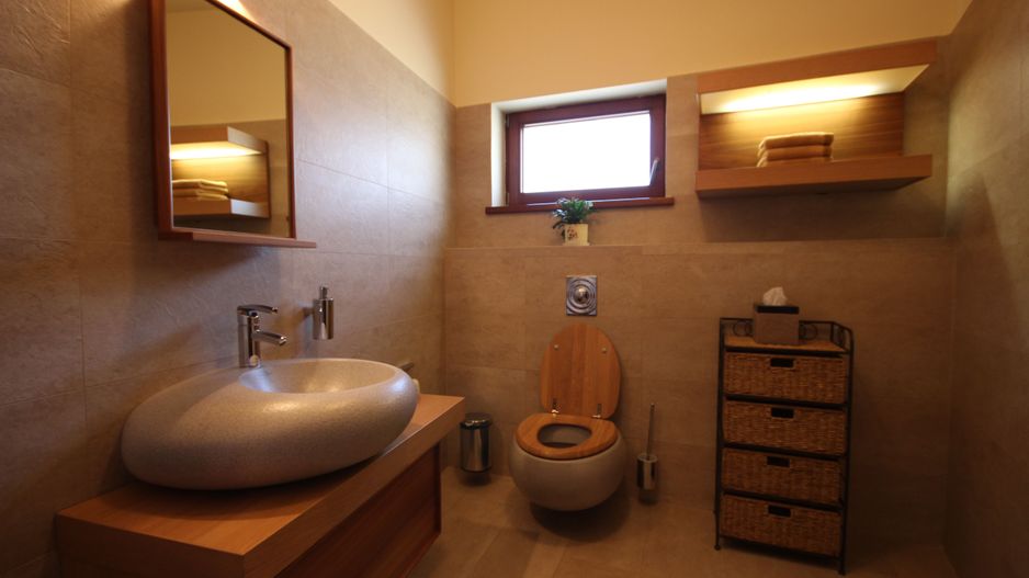 O casa deosebita cu Piscina - Poză 18