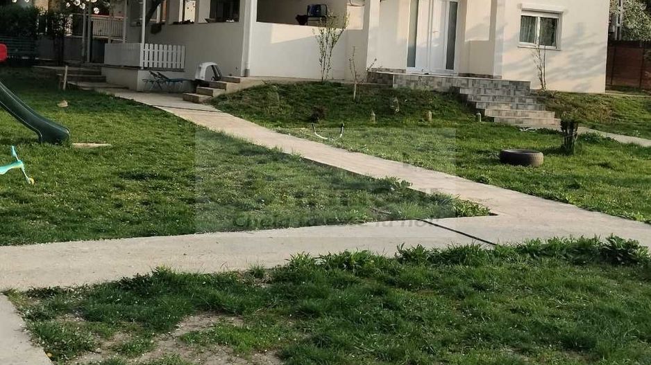 Vila Individuala Aroneanu - 5 camere- 799 EURO - Poză 1