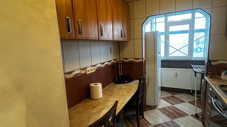 Apartament 3 camere, parcare inclusă, pet friendly, metroul la scara blocului - Poză 6