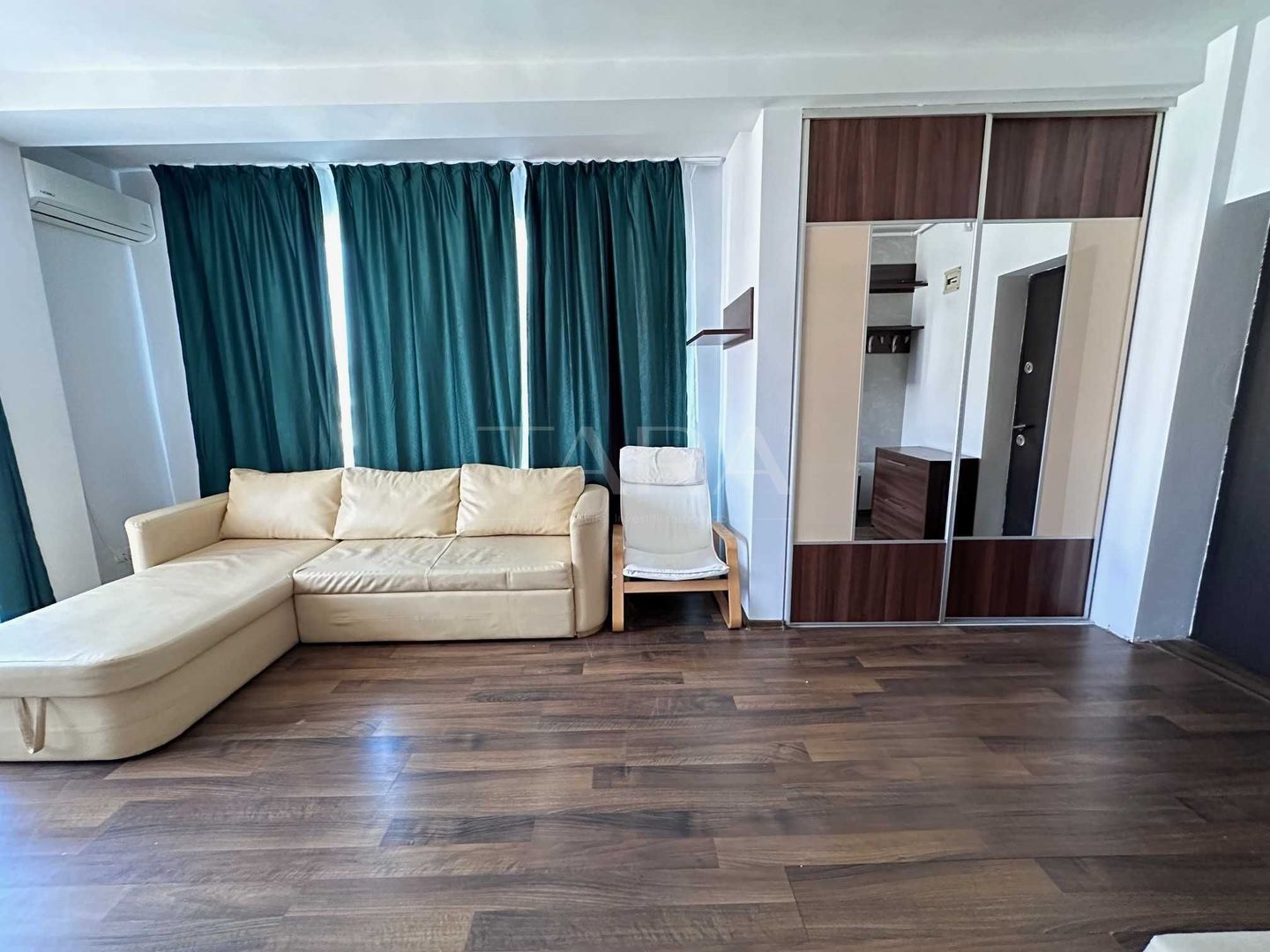 Apartament 3 camere | Floresti | Garaj | - Poză 1