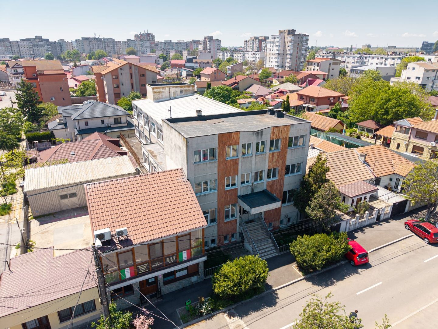 Spatiu comercial premium de inchiriat cu parcare si lift/Constanta - Poză 3